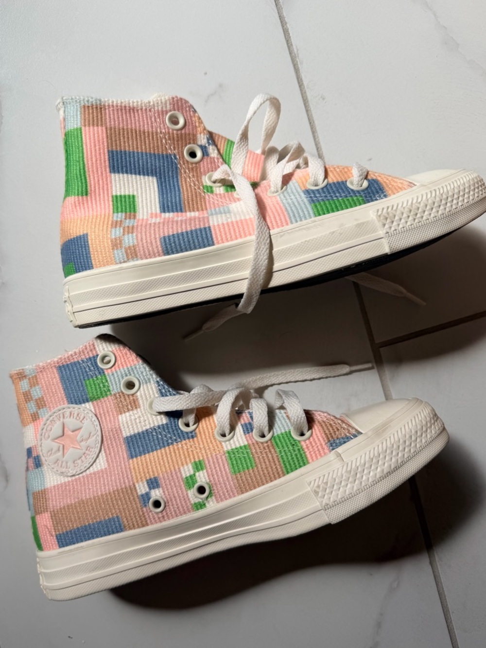 Converse Womens Girls High-Top Sneakers in Pastel Multicolor Geo